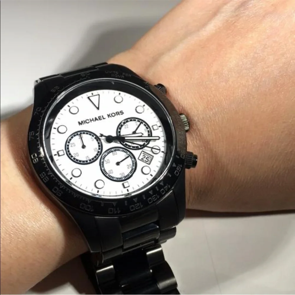 Michael Kors woman’s watch 🌺 - Picture 9 of 13